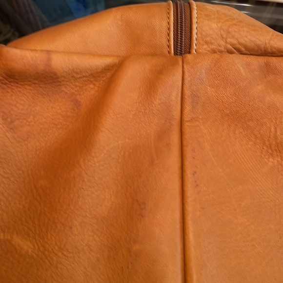 Men leather bag can be used tor shaving cream and other men clippers toiletries. - Picture 4 of 5